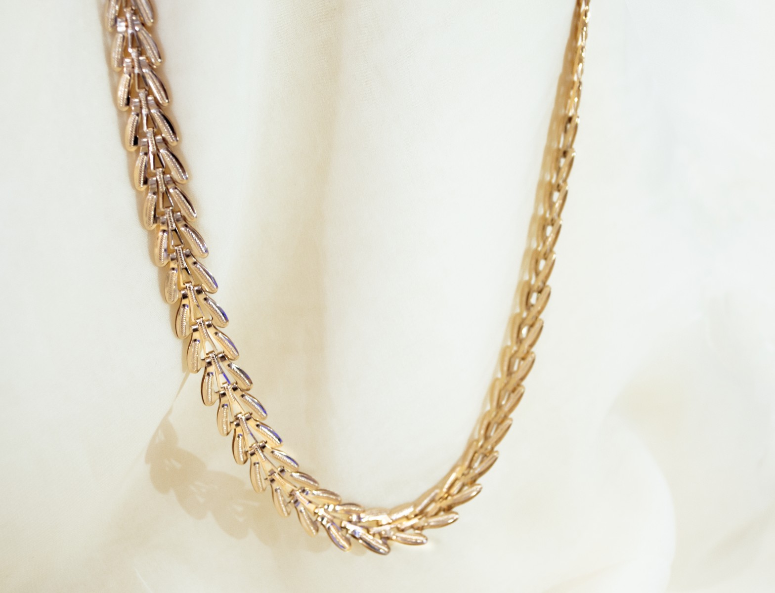 Женская цепочка на шею из золота плетения